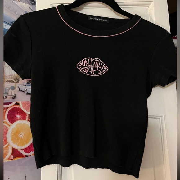 Brandy Melville T-Shirt - Picture 2 of 4